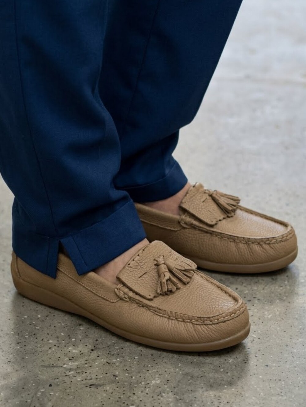 White Stag Comfort First Taupe Leather Tassel Moccasin Loafers Size 6.5W